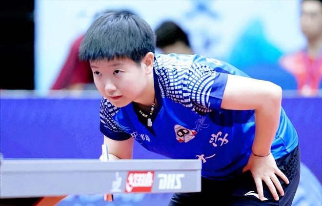 他的父母仍 他的父母仍